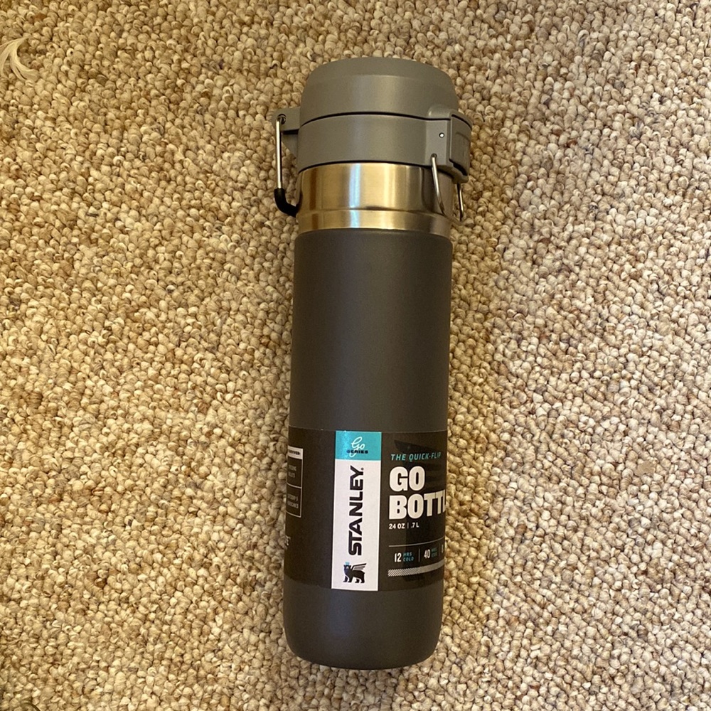 Stanley go bottle 24floz insulated stainless steel water bottle hot & cold new